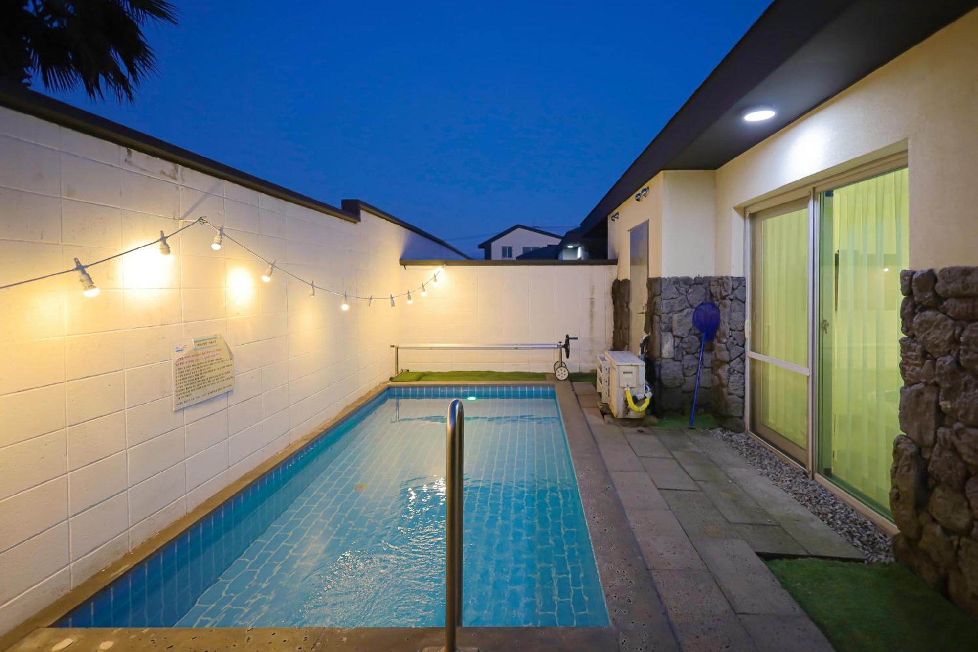 Pool And Villa Sorang Jeju Ngoại thất bức ảnh